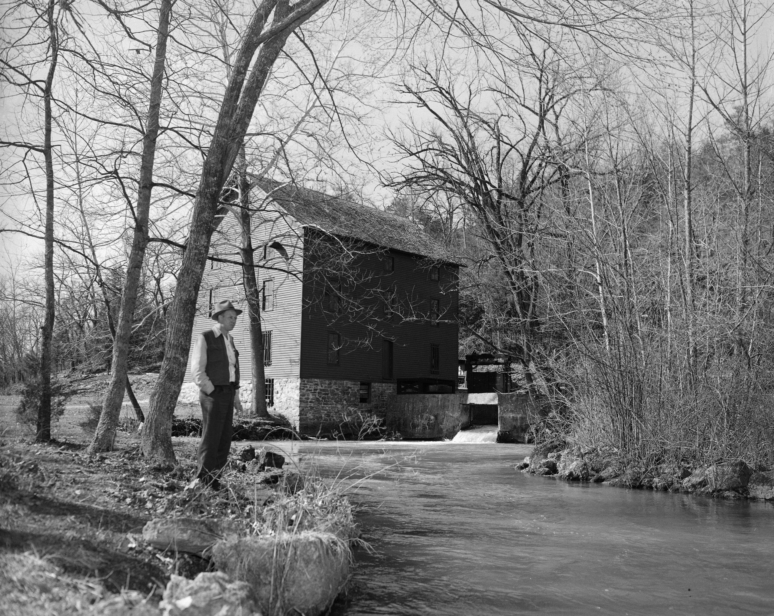 Alley Spring & Mill Show Me Missouri